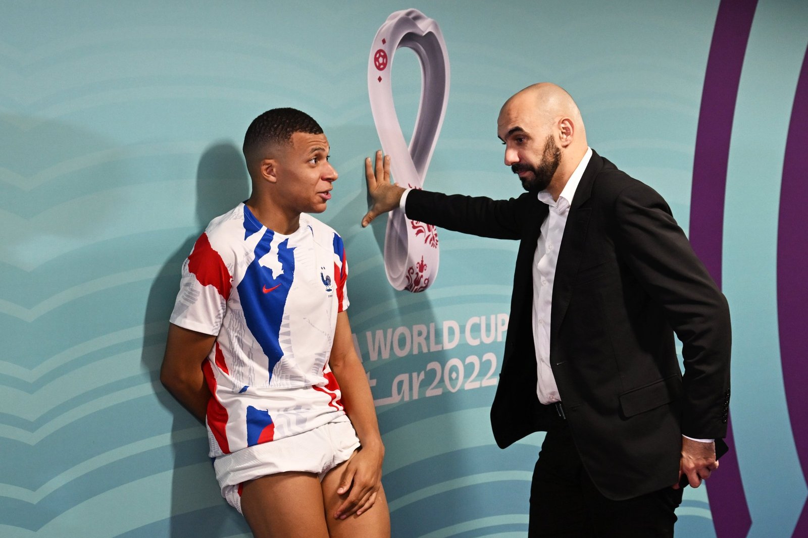 الركراكي : أتمنى أن يتوج مبابي بكأس العالم