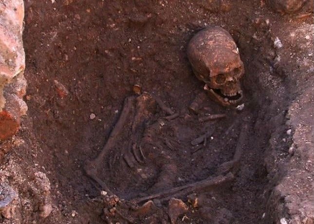 الروح عزيزة عند الله .. اكتشاف عظام بشرية مرتبطة بجريمة قتل ضواحي مدينة العروي