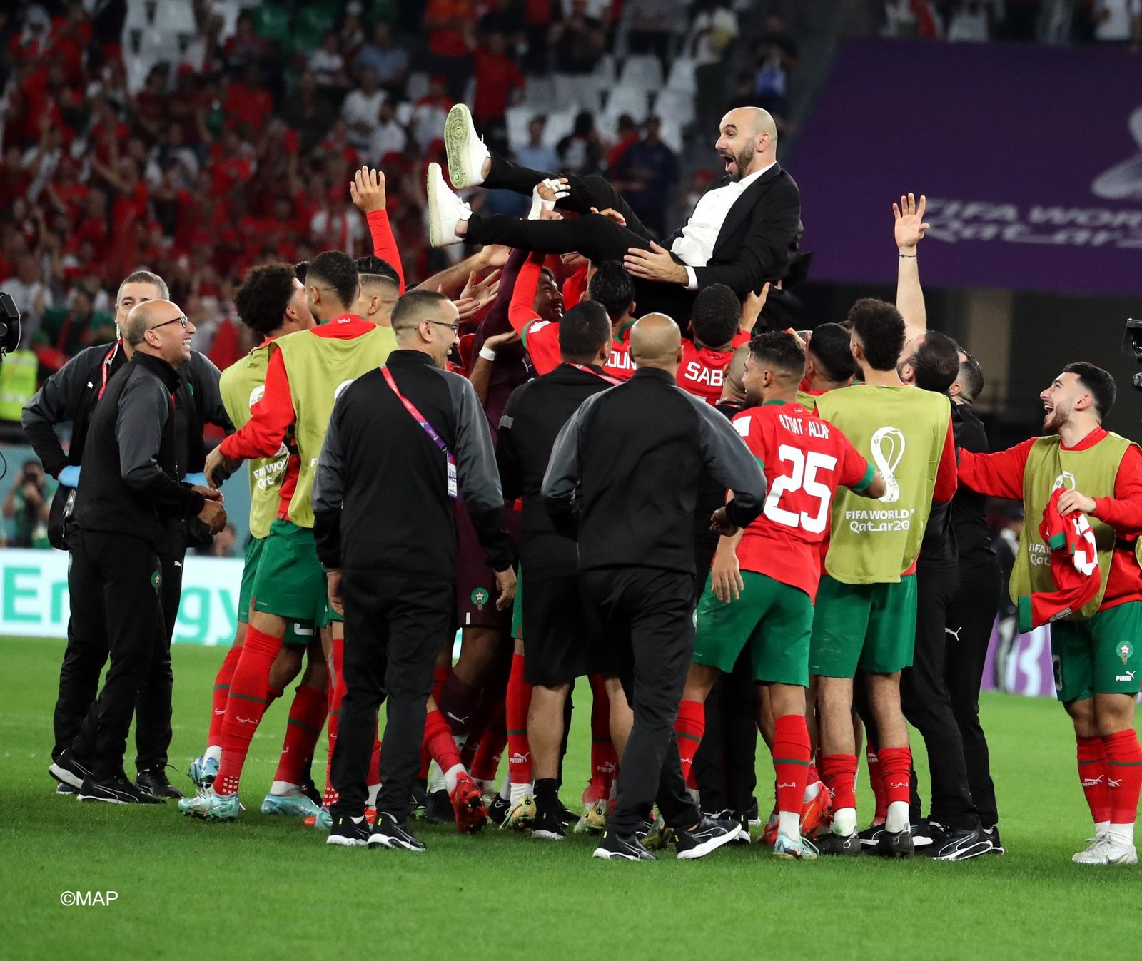 رئيس الاتحاد العربي لكرة القدم يشيد بالإنجاز الكروي المغربي