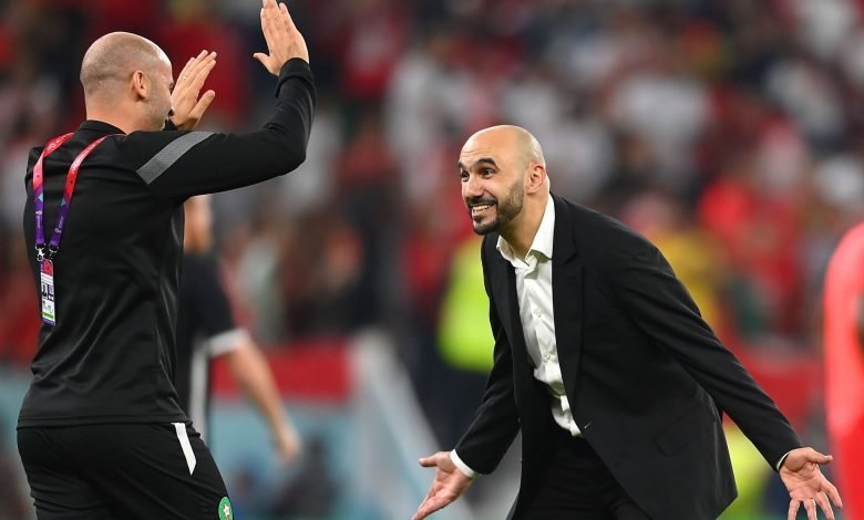 الركراكي أول مدرب عربي يعبر دور المجموعات