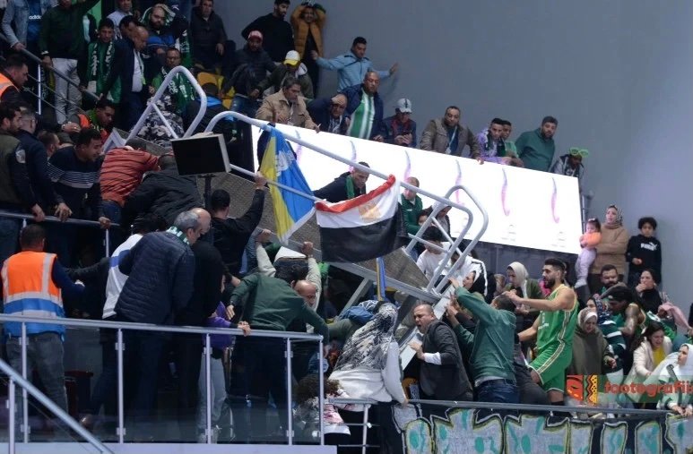 انهيار مدرج في قاعة رياضية يخلف مصابين جنوب القاهرة