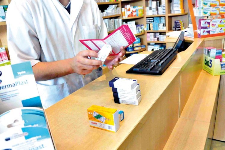 واحد من أفظع أوجه الإهمال..أدوية منتهية الصلاحية في صيدليات الجزائر