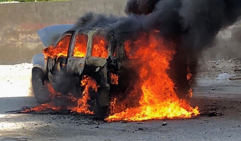 شاب يحرق سيارة نواحي سطات بدعوى “طرد الجن “