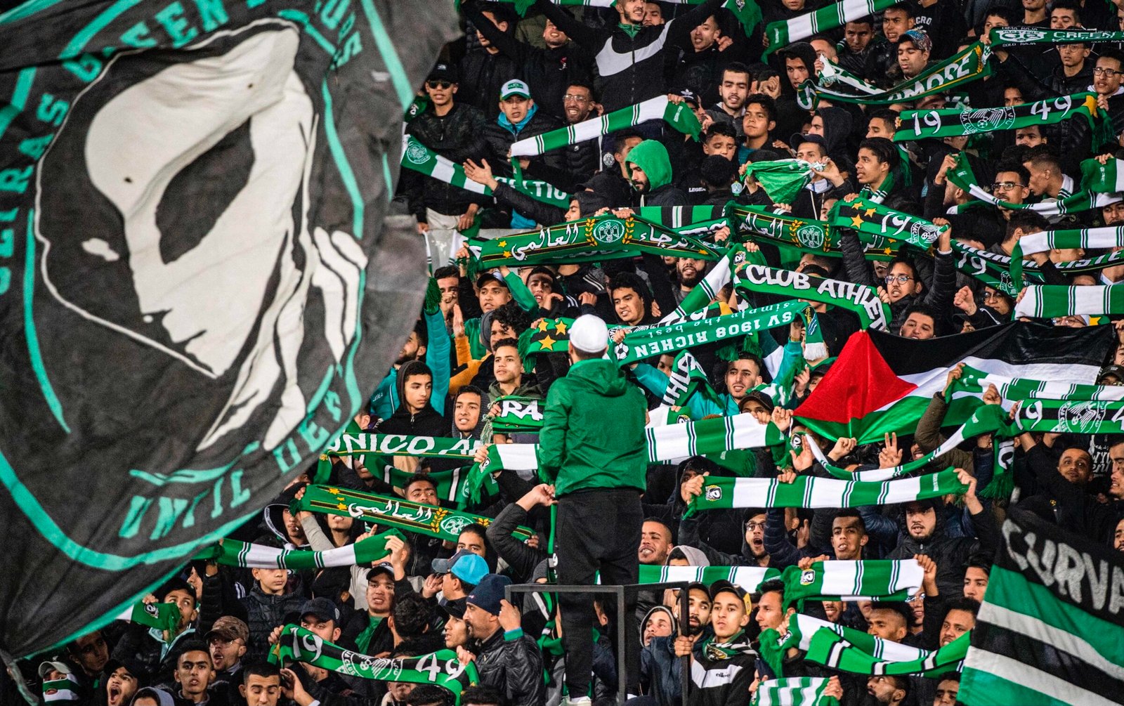 السلطات تمنع تنقل جماهير الرجاء إلى خريبكة