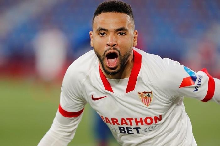 النصيري يرفض عرض “نيس ” ويتشبث بالبقاء في إشبيلية