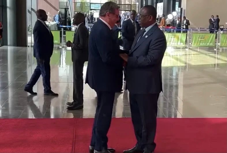 أخنوش يسلم رسالة من الملك محمد السادس إلى الرئيس السينغالي