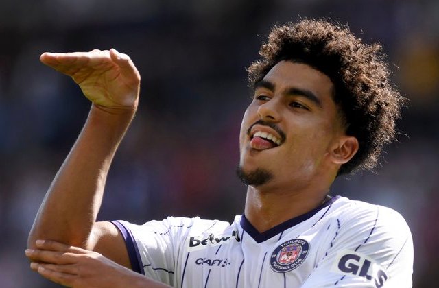 “أبو خلال” يتألق بهدف عالمي لفريقه أمام أوكسير بالدوري الفرنسي