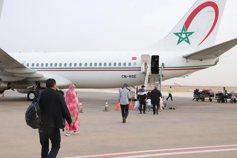 206 آلاف مسافر يعبرون مطار العيون