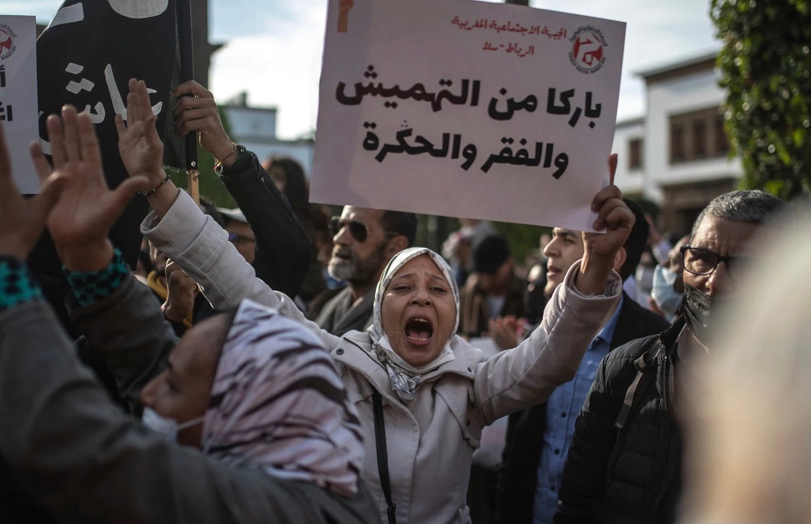 تقرير صادم : اليأس يتسلل للأسر المغربية..و مؤشر الثقة يتراجع لأدنى مستوى