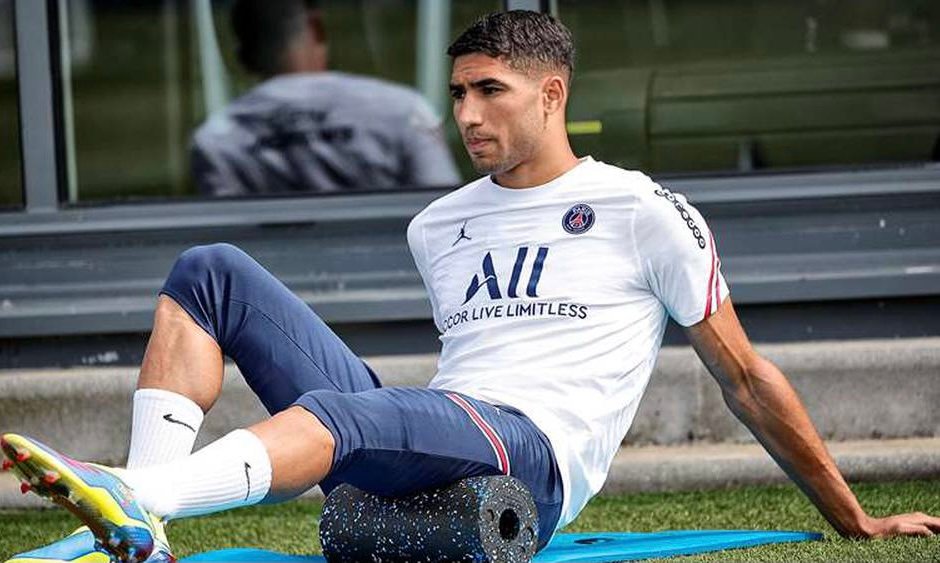 حكيمي يعود إلى تداريب باريس سان جيرمان