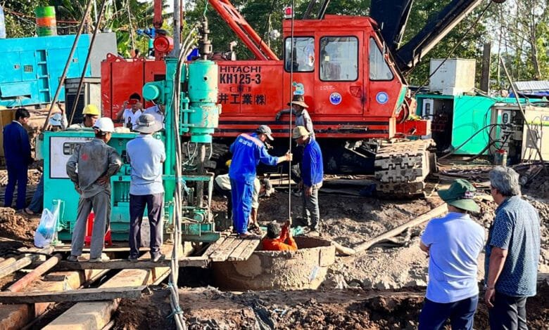 قصة الطفل ريان تتكرر في الفيتنام .. وفاة طفل سقط قبل أيام في حفرة بعمق 35 متراً