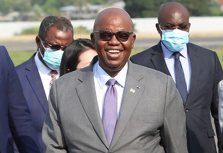 وفاة وزير خارجية الغابون بنوبة قلبية خلال جلسة لمجلس الوزراء