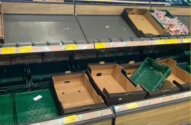 متاجر بريطانية تحدد كمية المشتريات من الفاكهة والخضار