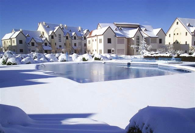 طقس الثلاثاء.. أجواء باردة مع تساقطات ثلجية وأمطار في مناطق من المملكة