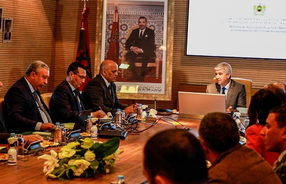 وزير الفلاحة يعقد اجتماعا مستعجلا مع مهنيي اللحوم ويؤكد انخفاض أسعارها قبل رمضان