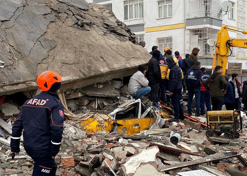 ارتفاع حصيلة القتلى بتركيا إلى 912 شخصا