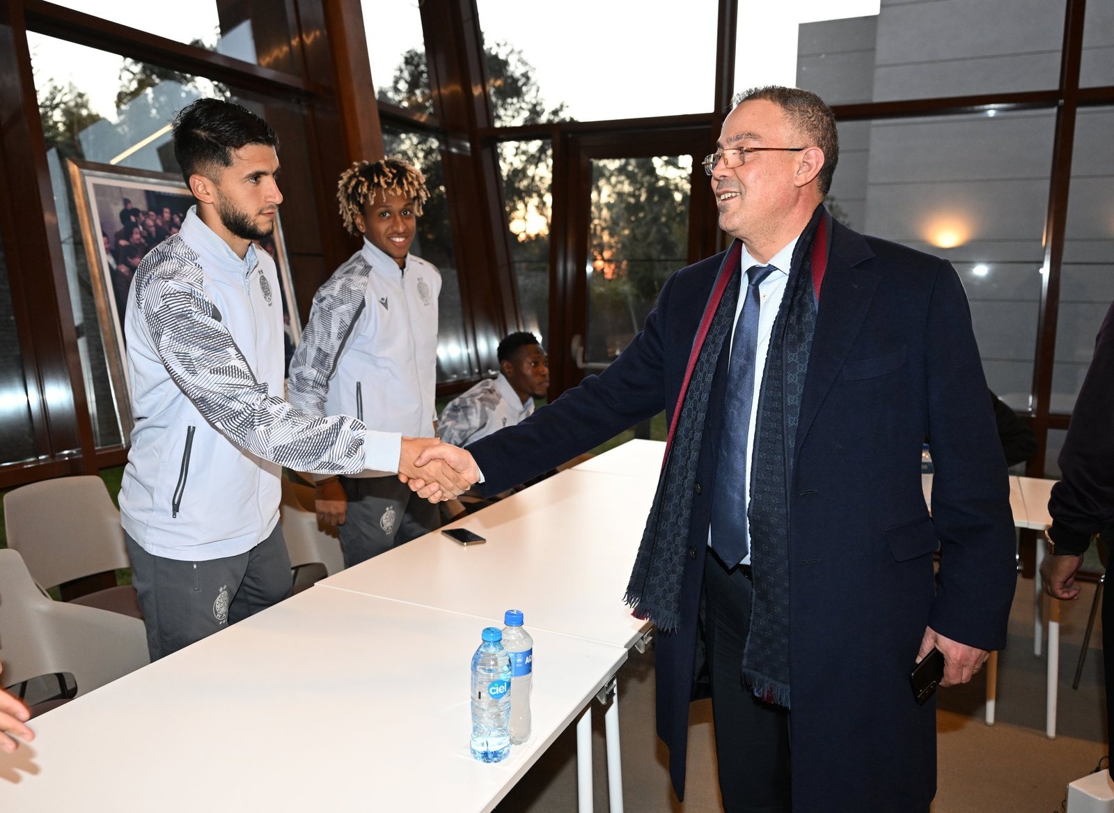 لقجع يحفز لاعبي الوداد قبل مواجهة الهلال