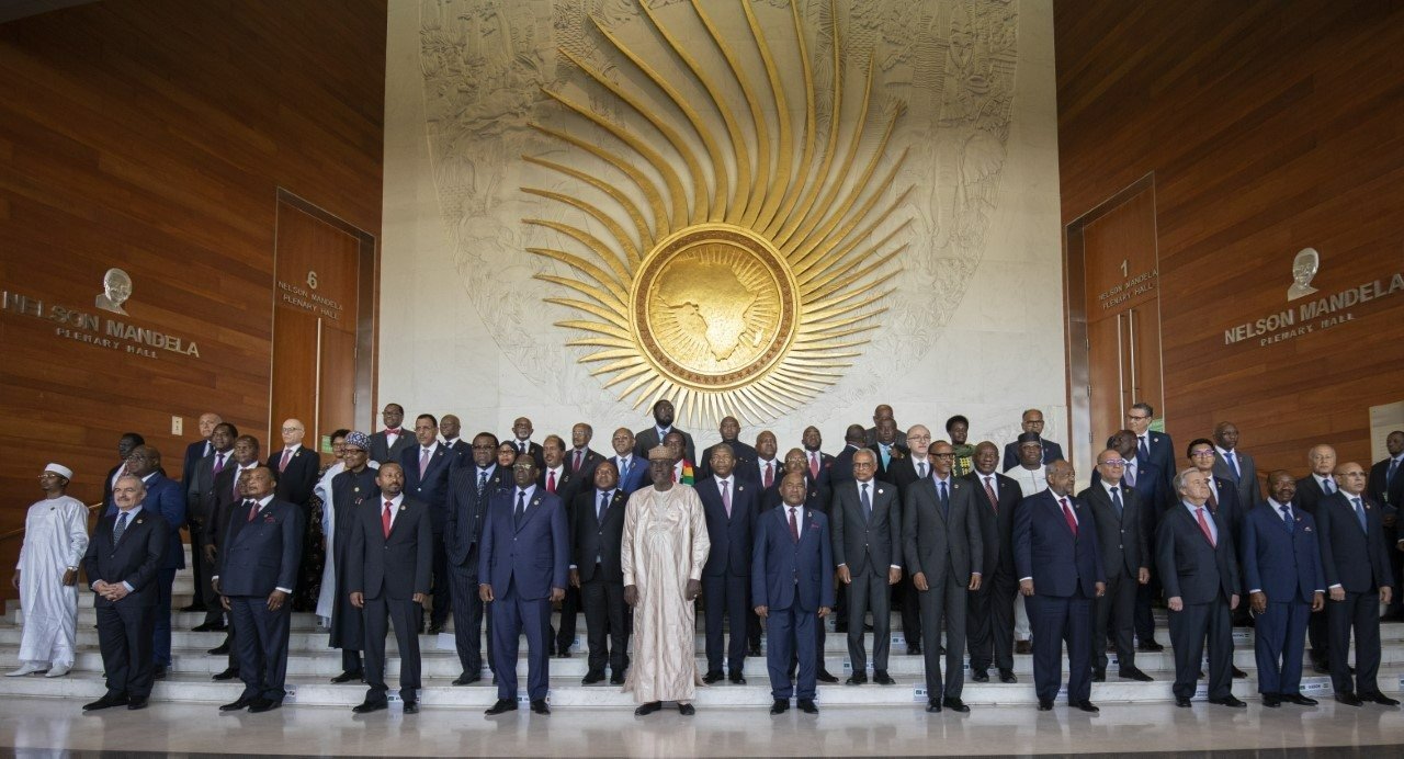 أخنوش يمثل الملك محمد السادس في أشغال الدورة 36 لقمة الاتحاد الإفريقي