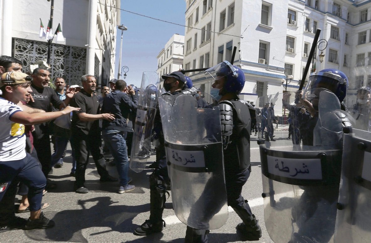 حقوقيون ينتقدون خجل باريس في التنديد بأوضاع حقوق الإنسان في الجزائر