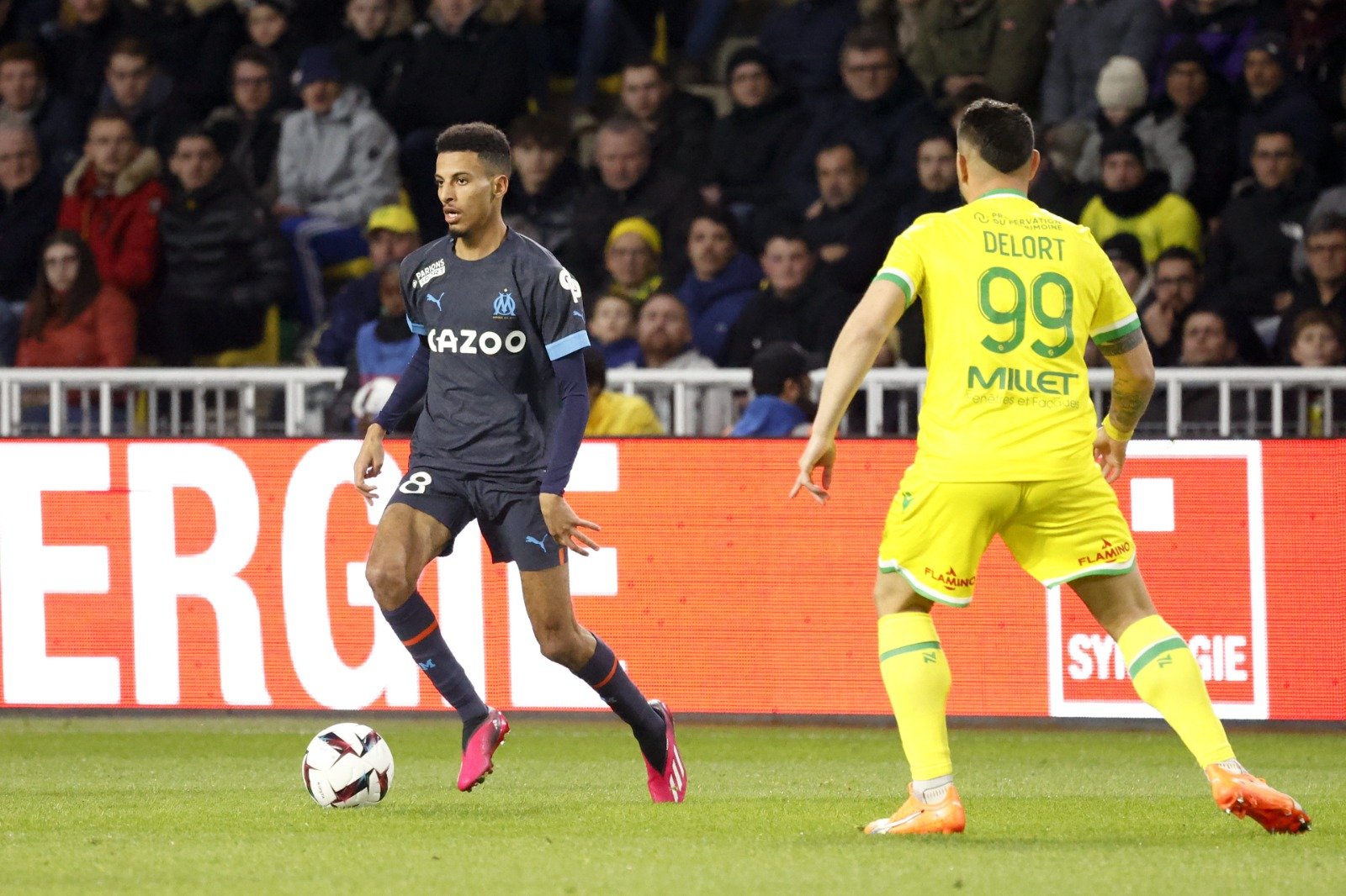 أوناحي يحرز هدفا عالميا