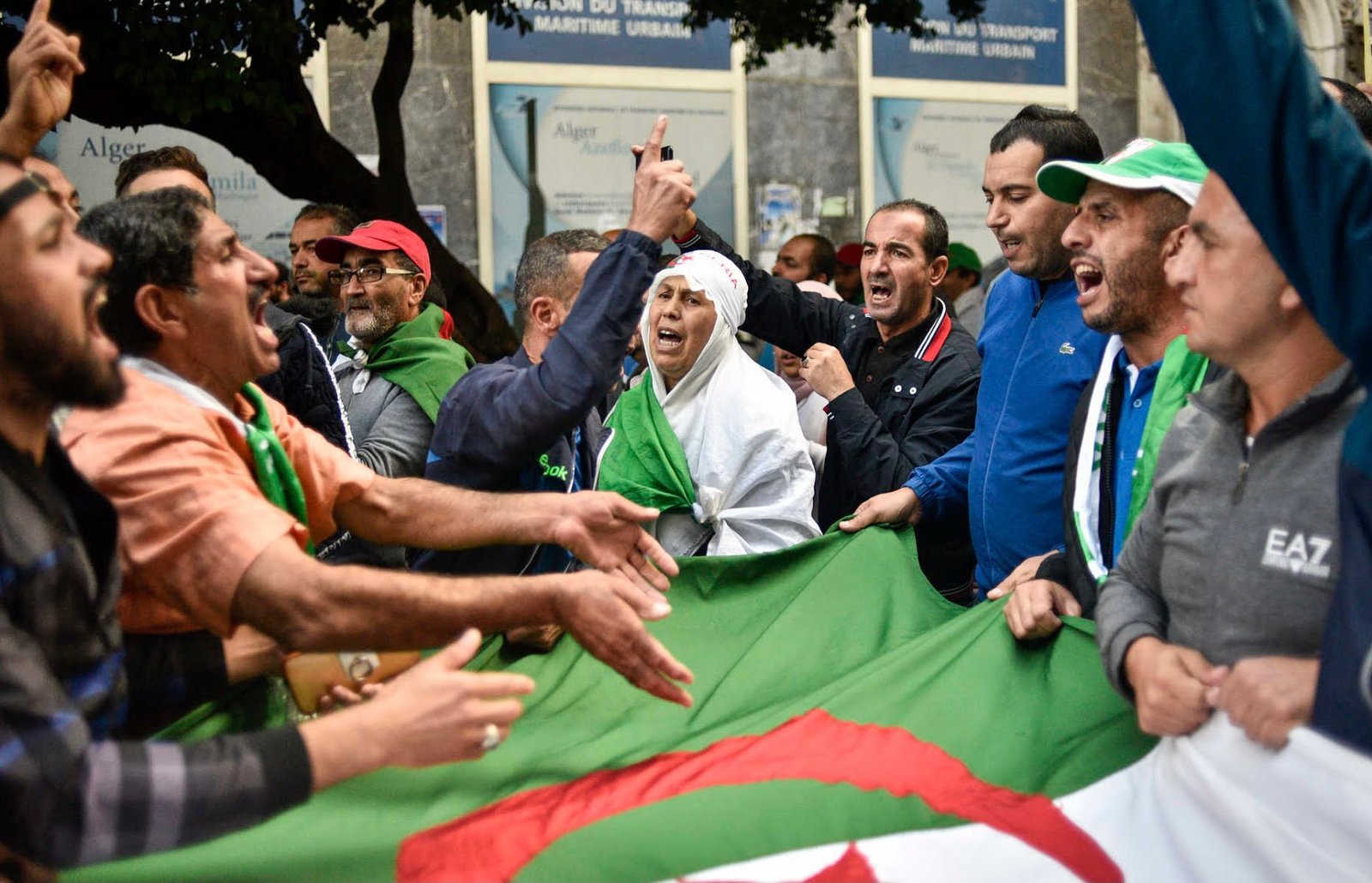 فضيحة ..النظام الجزائري يتلاعب ببيانات الإنتاج الزراعي لتفادي احتجاجات الشارع‬