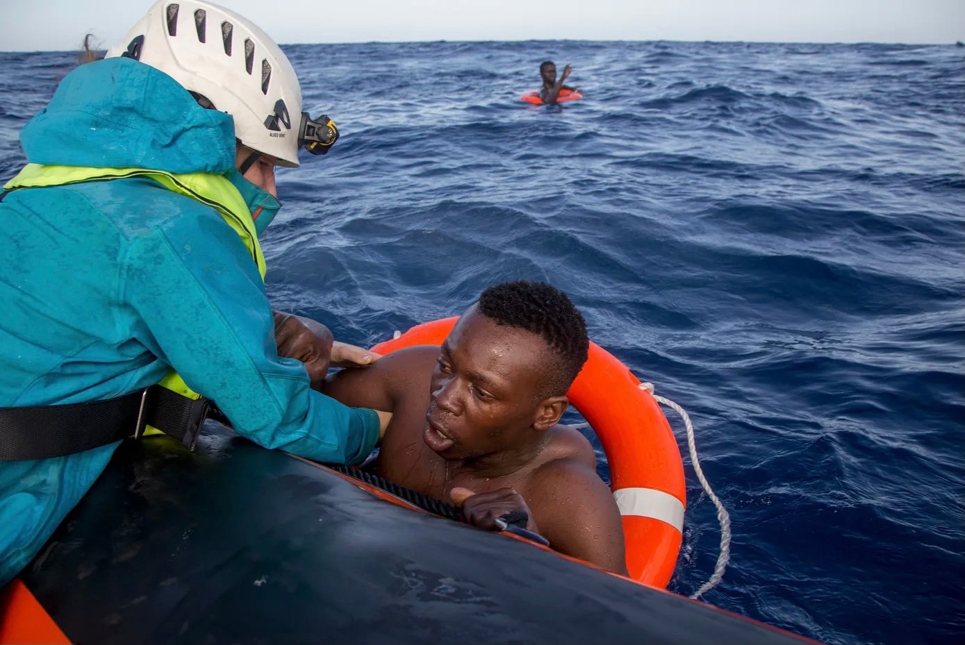 مصرع 14 مهاجرا إفريقيا بالسواحل التونسية