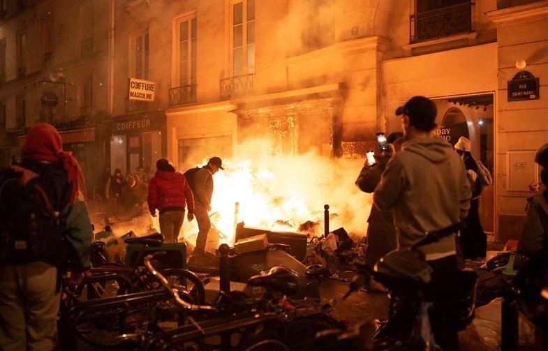 توقيف 457 شخصا وإصابة 441 شرطيا بفرنسا