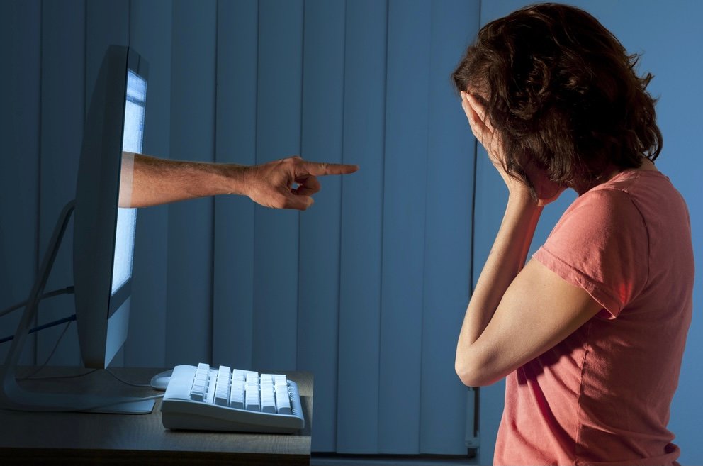 8 مارس .. 1,5 مليون مغربية يتعرضن للعنف الإلكتروني