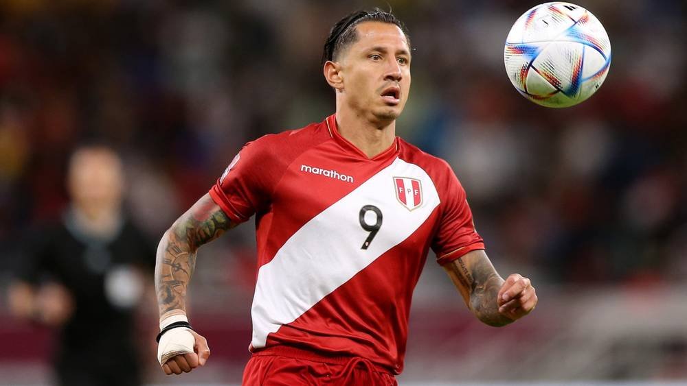 مهاجم البيرو لابادولا: سنقدم مباراة كبيرة أمام المغرب ولا أعلم إذا كنت سأسجل لكنني سأحاول