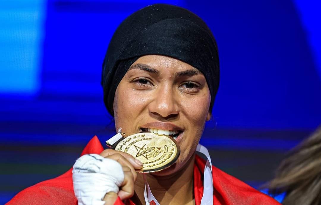 الملاكمة المغربية خديجة المرضي تتوج بطلة للعالم في الهند