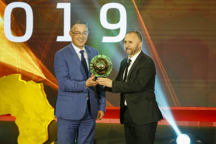 مدرب المنتخب الجزائري : أرفع القبعة للمنتخب المغربي