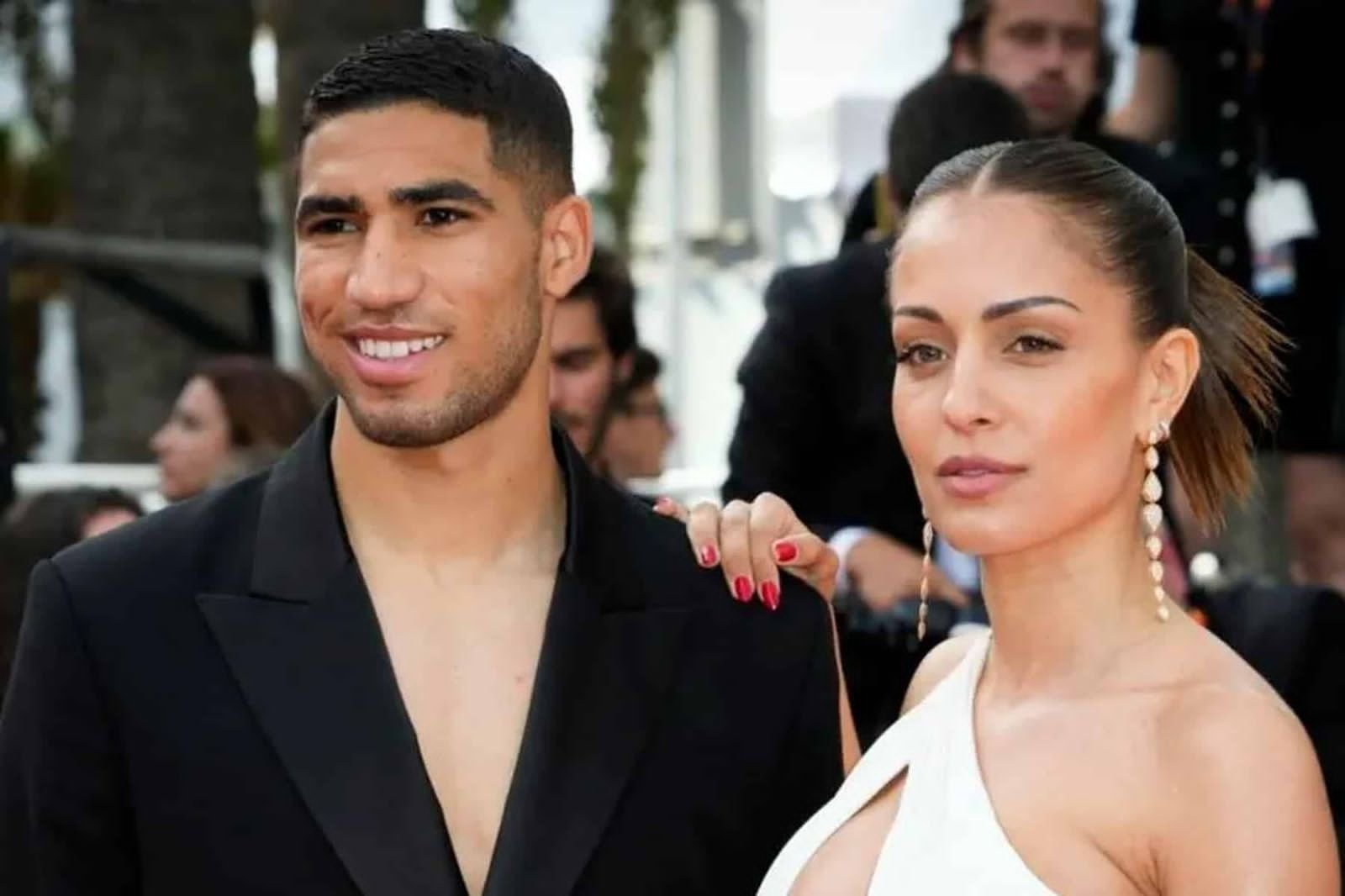 عبوك تعلن انفصالها عن حكيمي: سأقف دائماً إلى جانب الضحايا