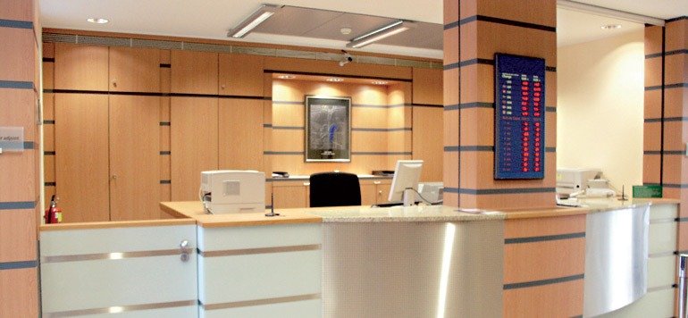 إغلاق 189 وكالة بنكية مغربية بسبب نقص السيولة