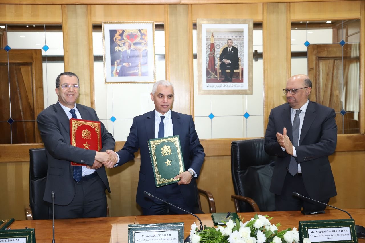 ٱيت الطالب وبوطيب يوقعات اتفاقية شراكة لتمويل إنجاز مركز اصطياف ساحلي بمنتجع كابونيكرو لفائدة مهنيي الصحة