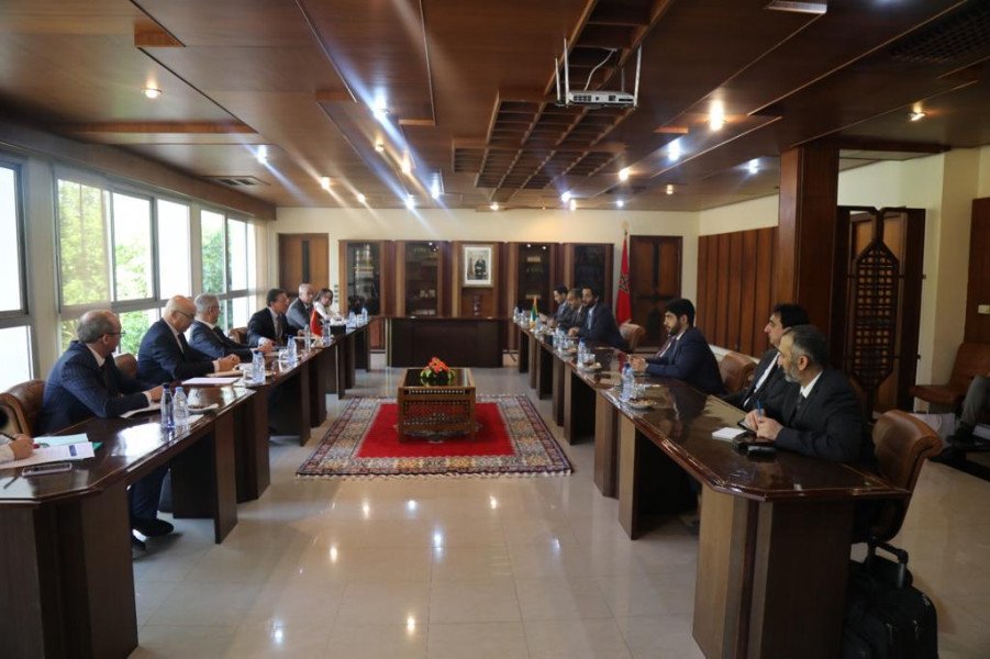 اتفاق لتطوير التعاون في مجال النقل بين المغرب و الإمارات