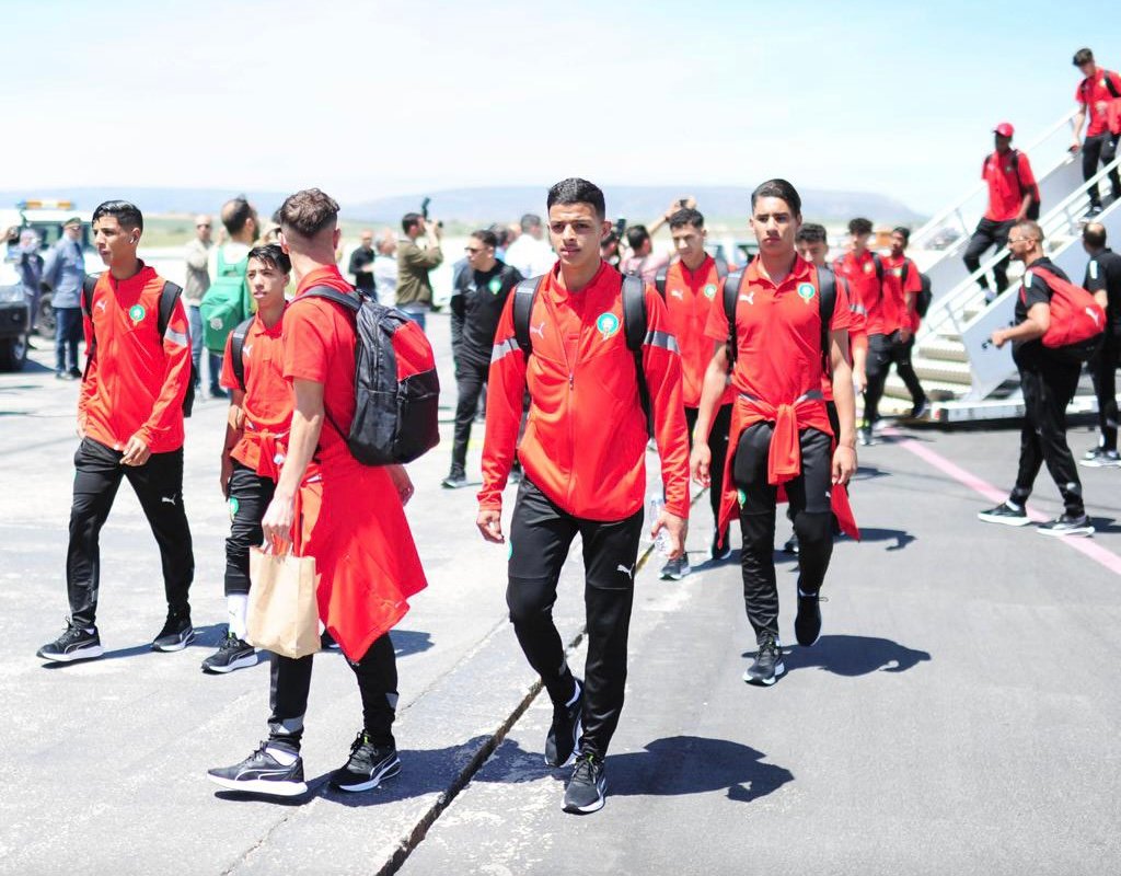 بعثة المنتخب المغربي تحل بالجزائر