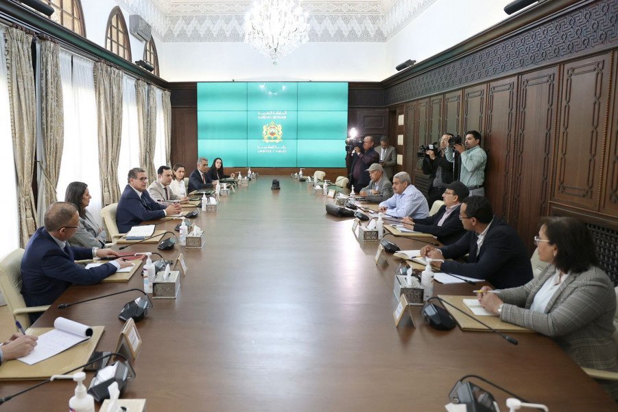 الحكومة تناقش تحسين القدرة الشرائية مع CDT