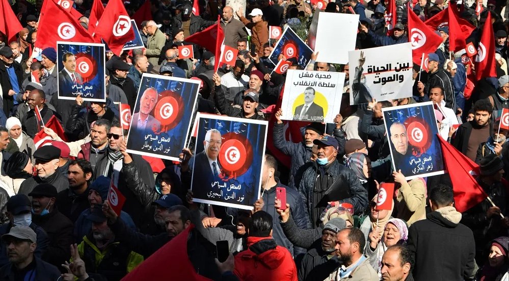 مئات المعارضين التونسيين يتظاهرون للمطالبة بالإفراج عن موقوفين