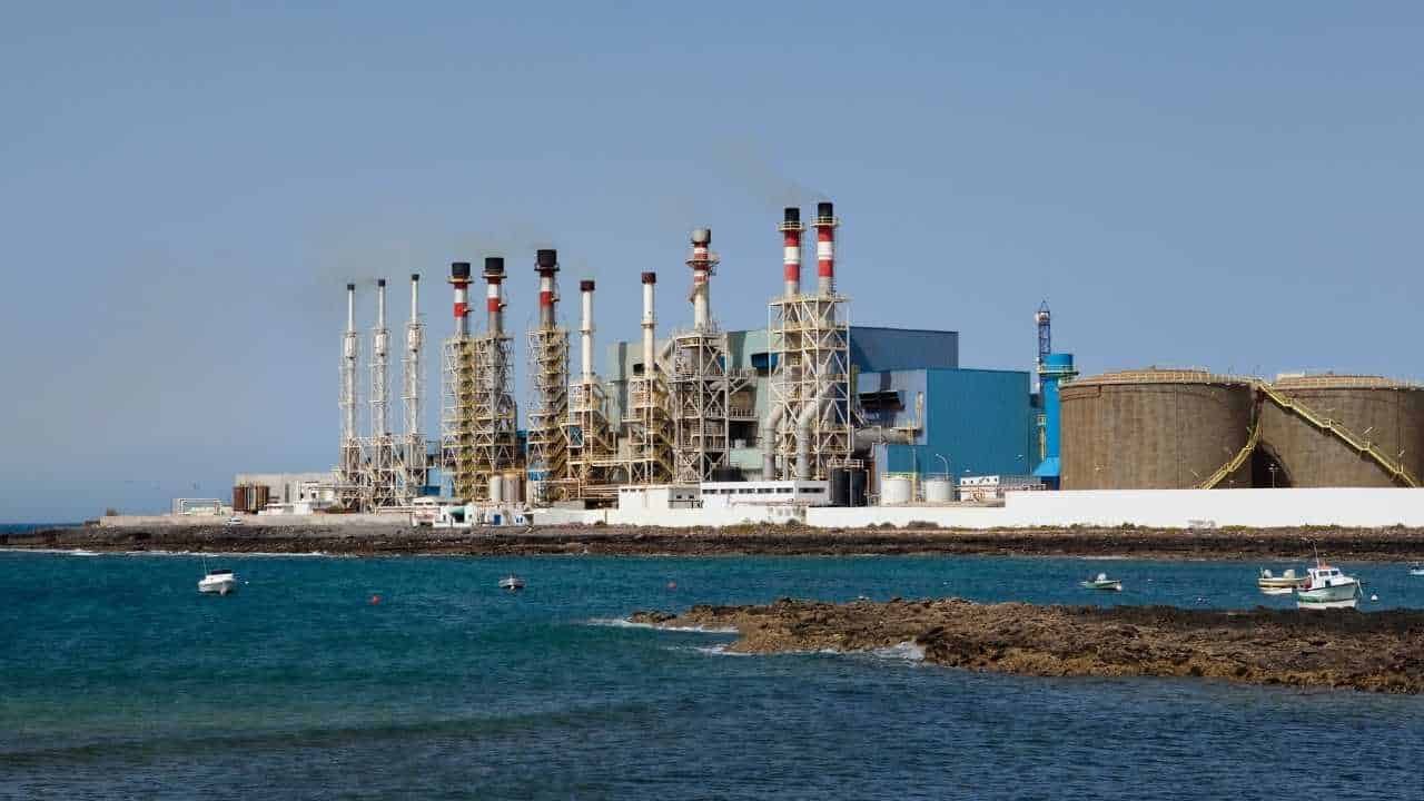 نزار بركة يكشف موعد بناء محطة تحلية مياه البحر بالدار البيضاء