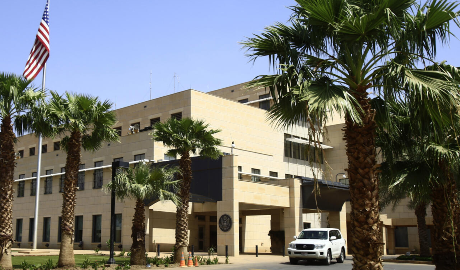 السودان .. إجلاء موظفي السفارة الأمريكية من الخرطوم