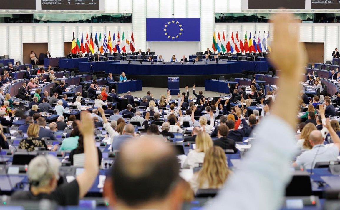 النواب الأوروبيون والاتحاد الأوروبي والدول الـ 27 يدعون إلى إدانة الجزائر