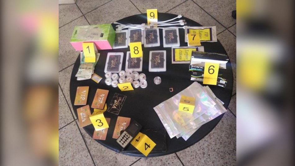 أمن تاوريرت يوقف متورط في ترويج أجهزة للغش