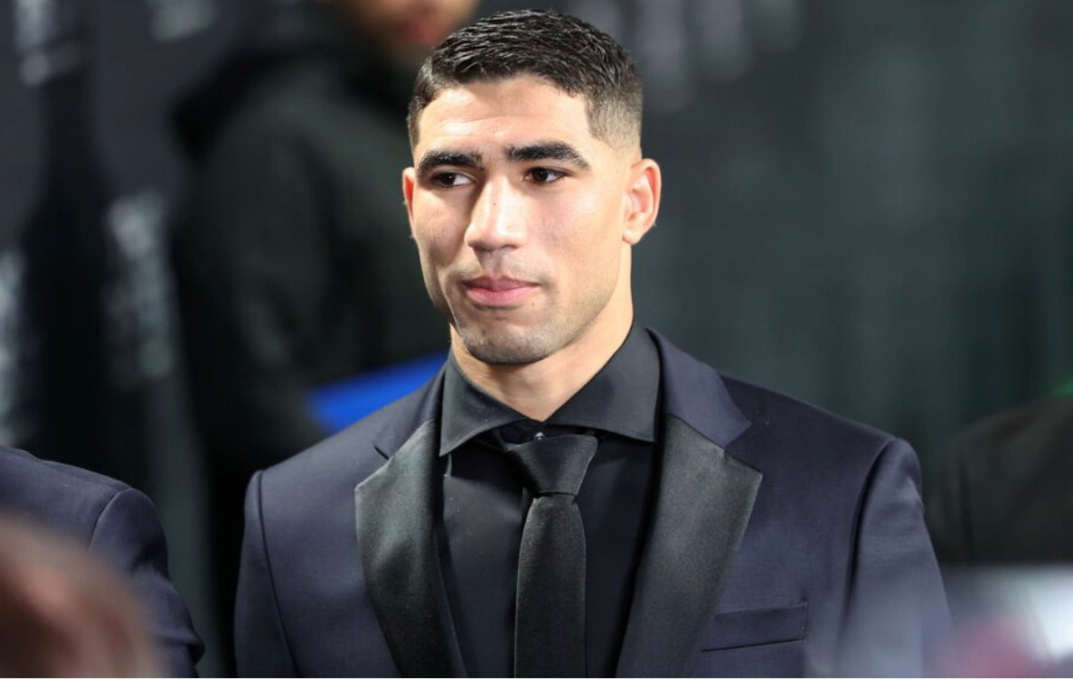 حكيمي ضمن أفضل تشكيلة لاعبين في العالم