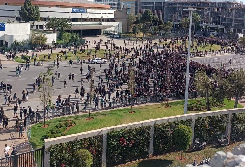 الكاف” يدين بشدة أحداث جماهير الرجاء البيضاوي