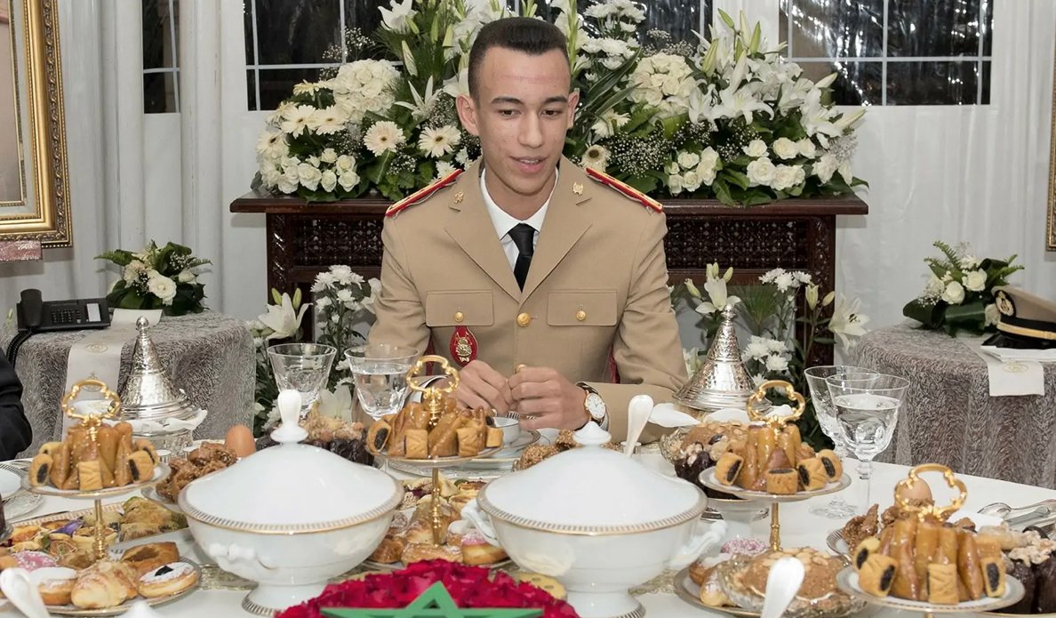 ولي العهد الأمير مولاي الحسن يترأس مأدبة غذاء بمناسبة الذكرى 67 لتأسيس القوات المسلحة الملكية