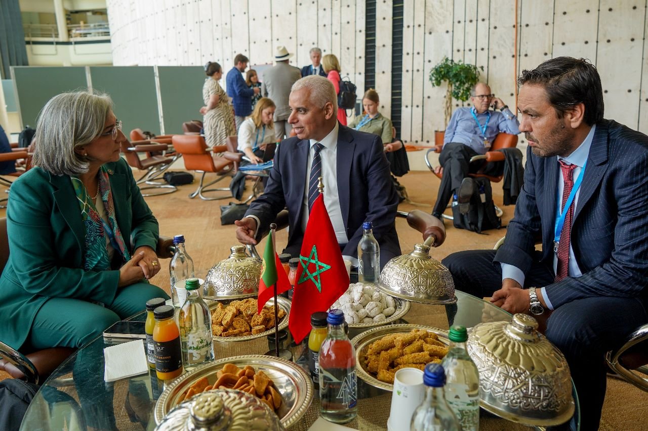 آيت الطالب يتباحث مع وزارء الصحة الأجانب في جنيف