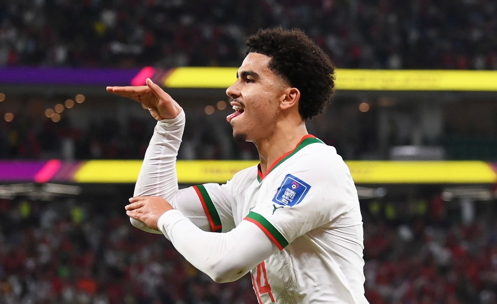 حملة تضامنية واسعة مع النجم المغربي أبو خلال