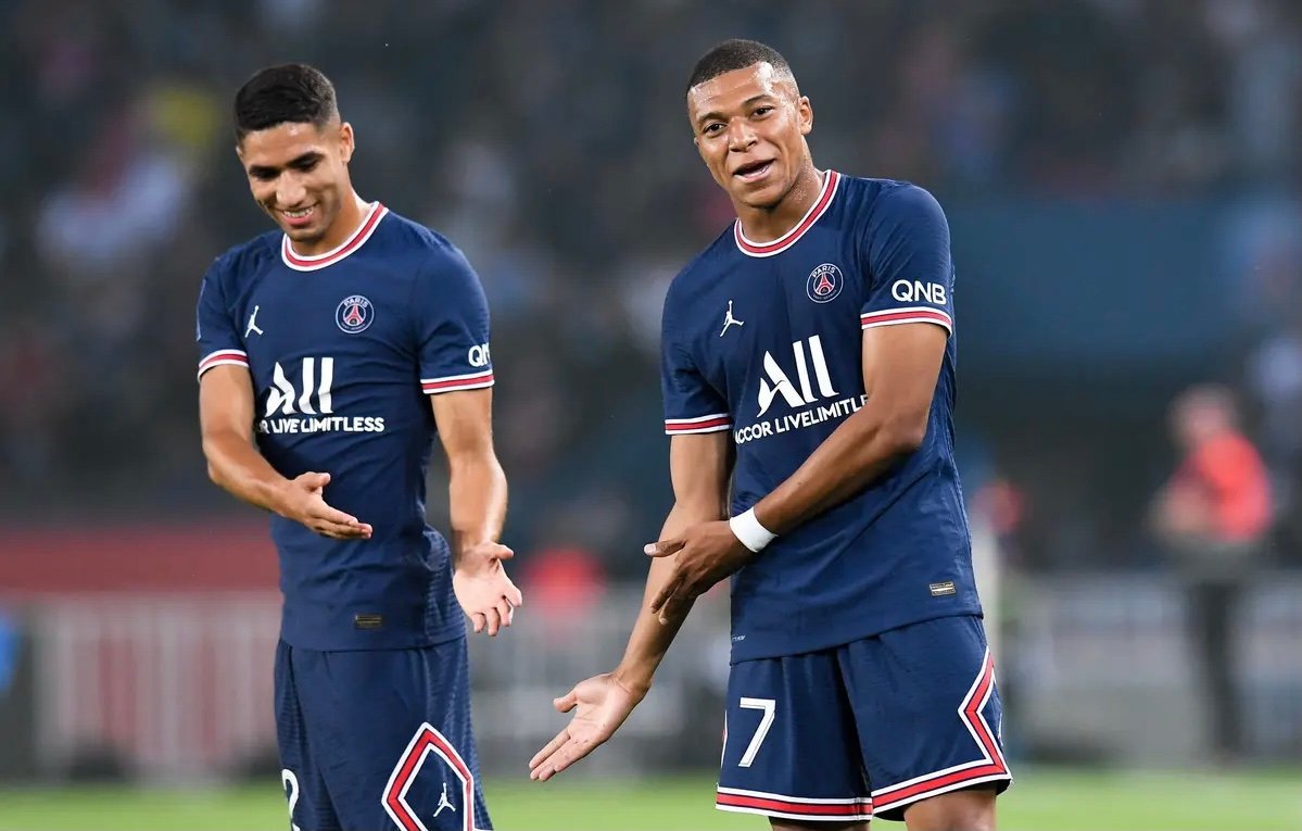 مستقبل مبابي مع النادي الباريسي مرتبط بمصير حكيمي