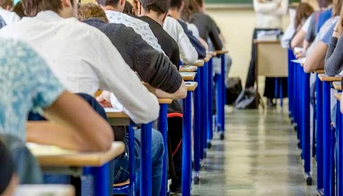 426 ألف تلميذ يجتازون امتحانات الباكالوريا بزيادة بلغت 18 في المئة