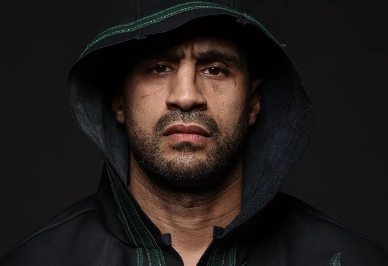 بدر هاري يعلن عن عودته إلى أجواء الحلبة من جديدة